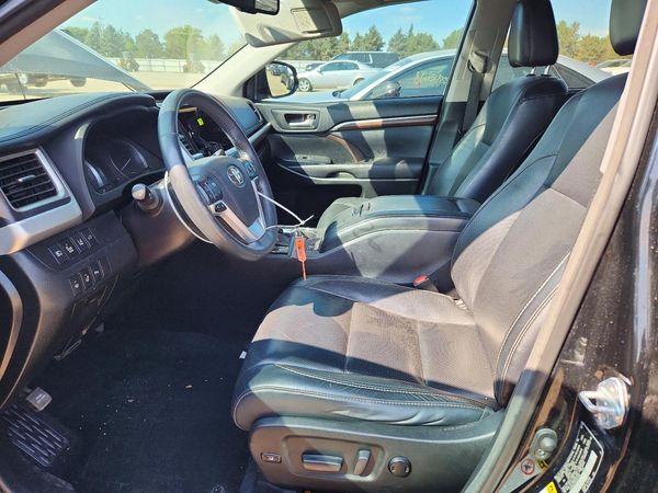 2016 TOYOTA HIGHLANDER