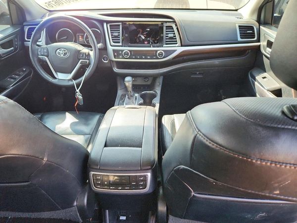 2016 TOYOTA HIGHLANDER