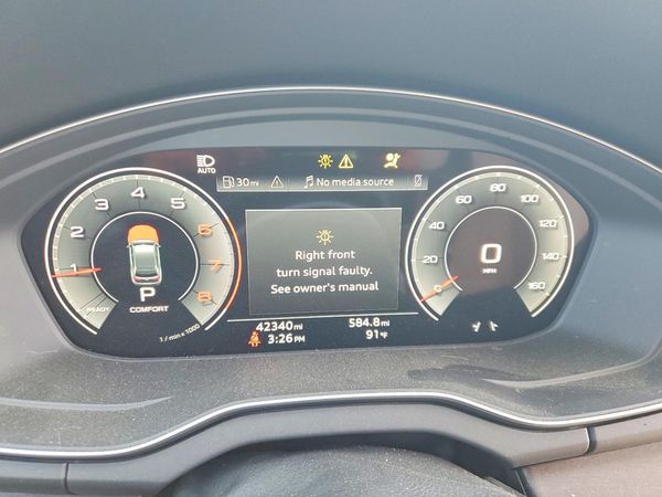 2022 AUDI Q5 quattro Premium Plus