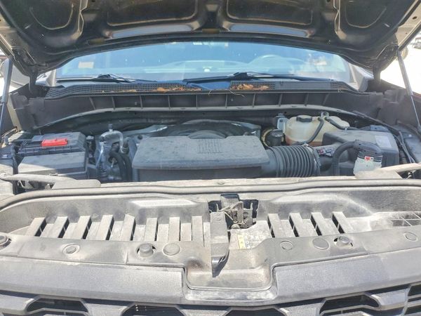 2020 CHEVROLET SILVERADO Custom — Engine bay