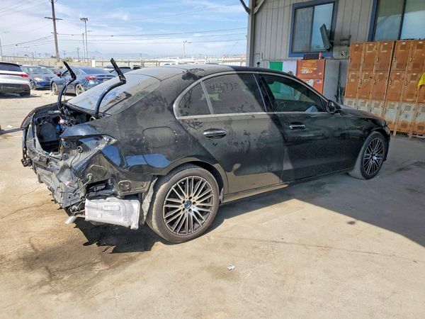 2024 MERCEDES-BENZ C C300