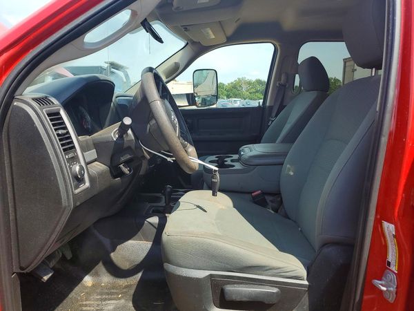 2018 RAM 3500 CREW CAB CHASSIS 4X4