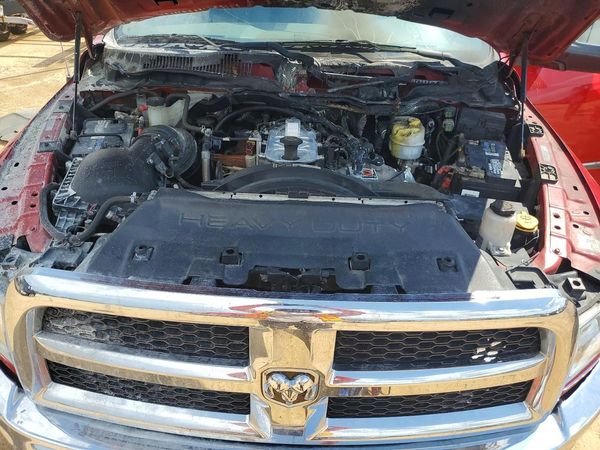 2018 RAM 3500 CREW CAB CHASSIS 4X4