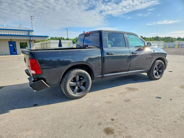 2018 RAM 1500 SLT