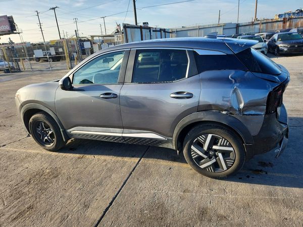 2025 NISSAN KICKS SV
