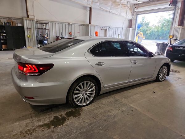 2013 LEXUS LS460