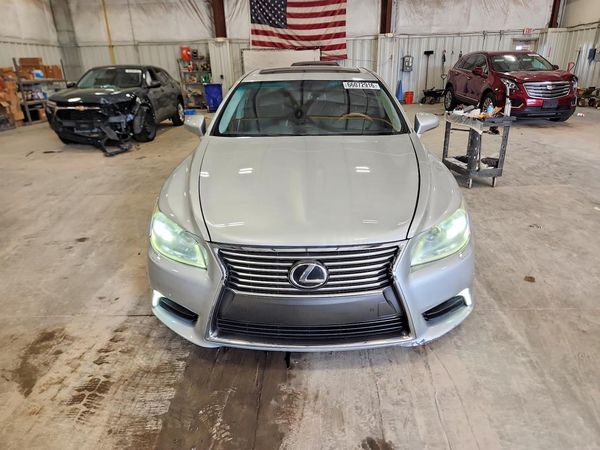 2013 LEXUS LS460