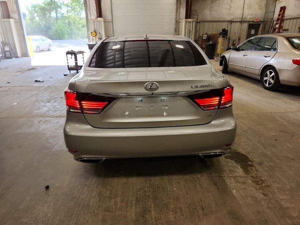 2013 LEXUS LS460
