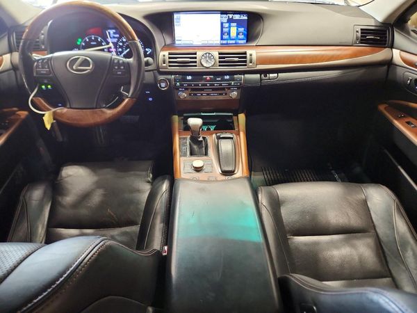 2013 LEXUS LS460