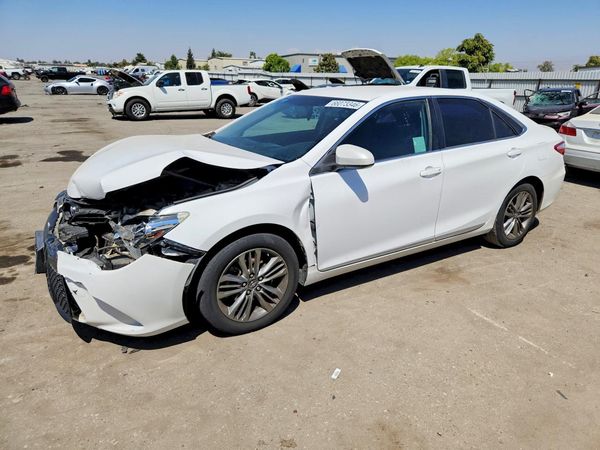 2016 TOYOTA CAMRY