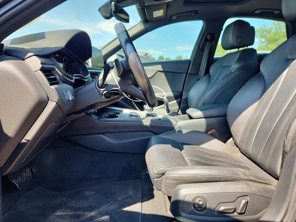 2019 AUDI A4 quattro Premium Plus
