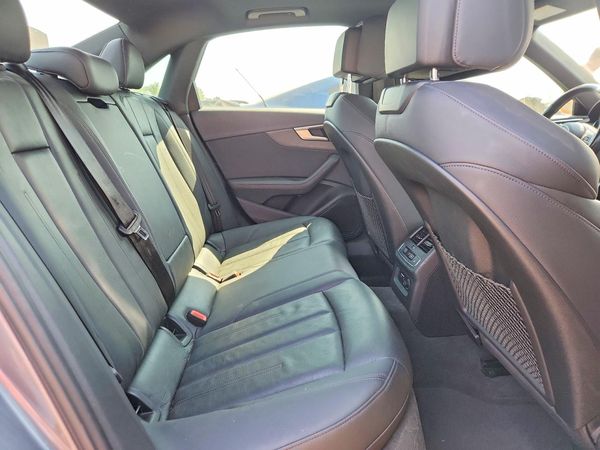 2019 AUDI A4 quattro Premium Plus