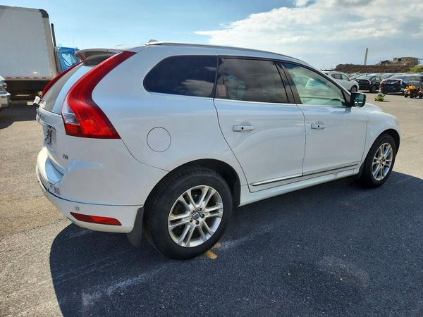 2015 VOLVO XC60