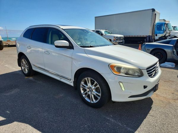 2015 VOLVO XC60