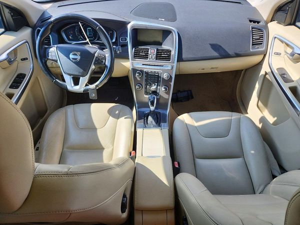 2015 VOLVO XC60