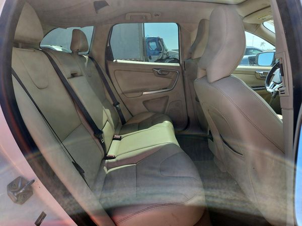 2015 VOLVO XC60