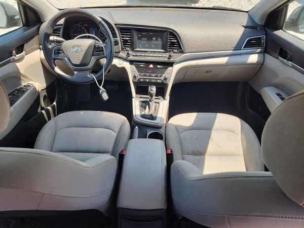 2017 HYUNDAI ELANTRA