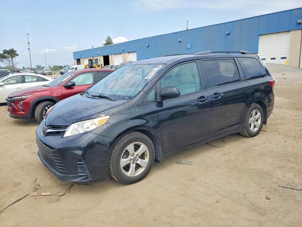 2018 TOYOTA SIENNA