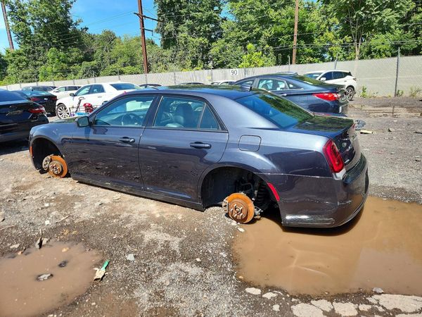 2019 CHRYSLER 300 300S