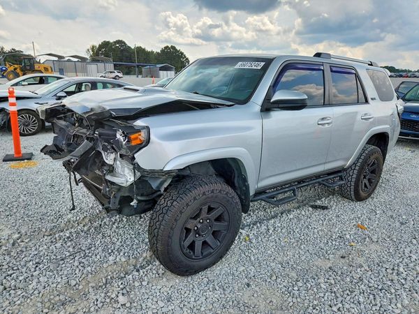 2016 TOYOTA 4RUNNER Base Grade — Front 3/4