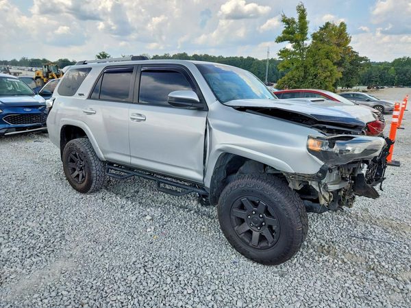 2016 TOYOTA 4RUNNER Base Grade — Passenger 3/4