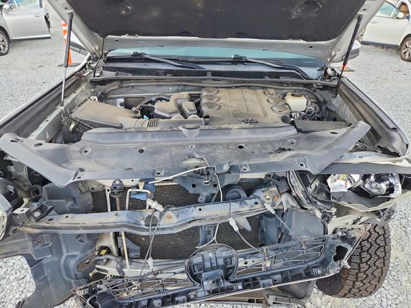 2016 TOYOTA 4RUNNER Base Grade — Engine bay