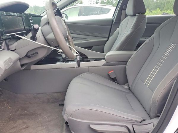 2022 HYUNDAI ELANTRA