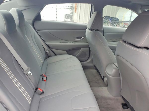 2022 HYUNDAI ELANTRA