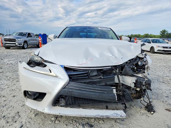 2016 LEXUS IS 200t