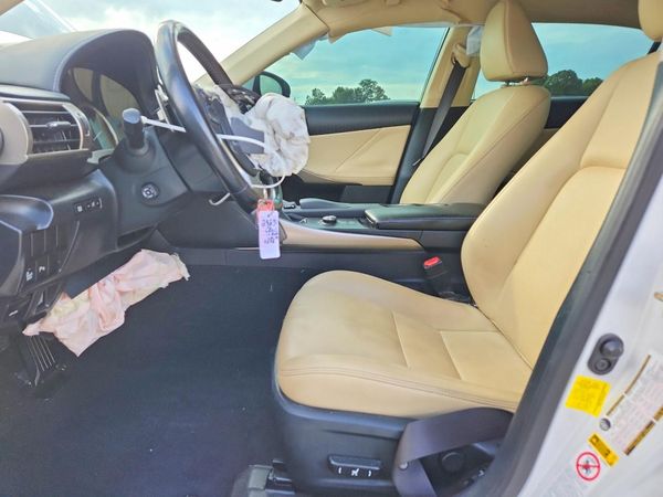 2016 LEXUS IS 200t