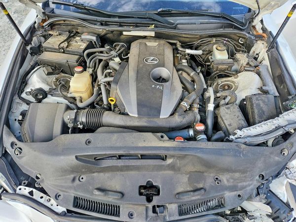 2016 LEXUS IS 200t