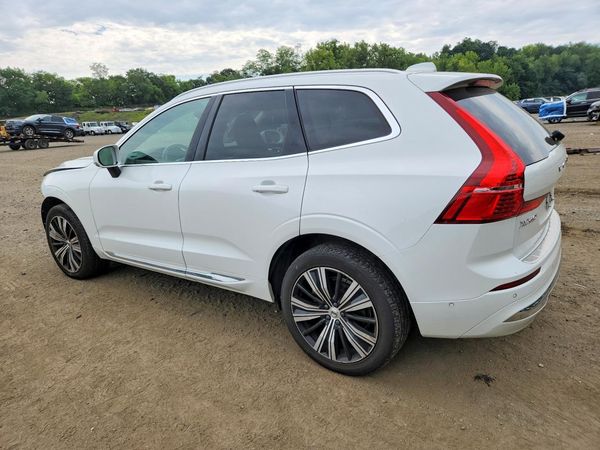 2022 VOLVO XC60