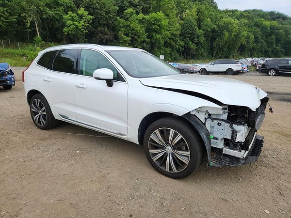 2022 VOLVO XC60