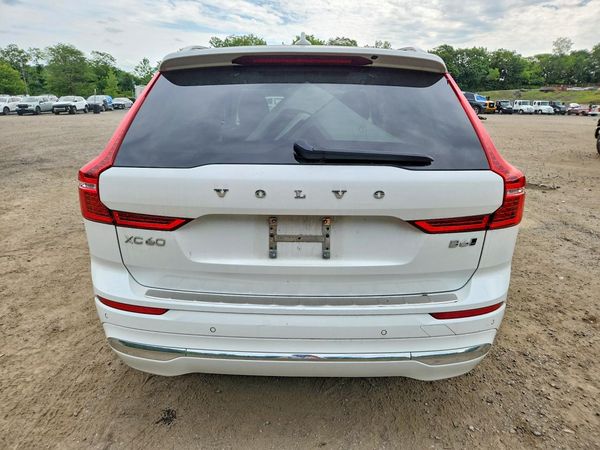 2022 VOLVO XC60