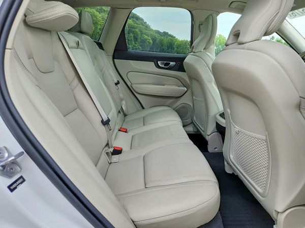 2022 VOLVO XC60