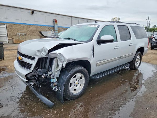 2014 CHEVROLET SUBURBAN LT
