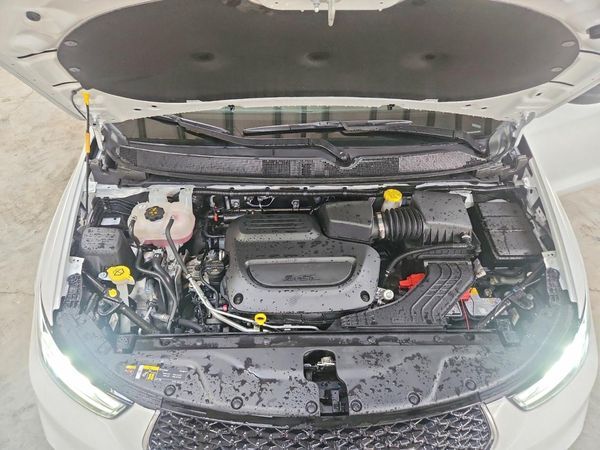2026 CHRYSLER PACIFICA Limited — Engine bay