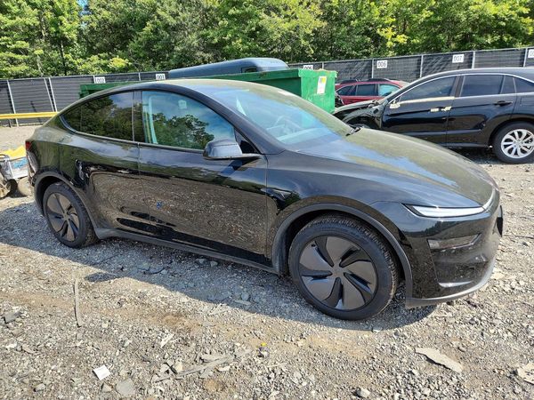 2026 TESLA MODEL Y