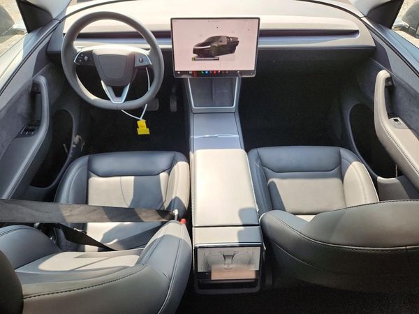 2026 TESLA MODEL Y