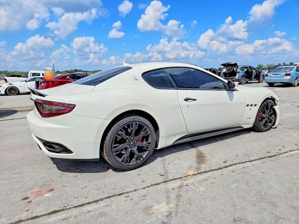 2014 MASERATI GRANTURISMO