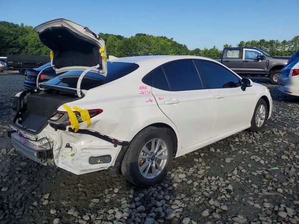 2026 TOYOTA CAMRY
