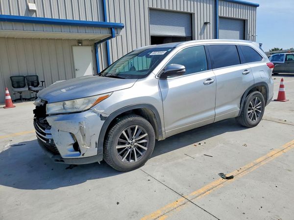 2018 TOYOTA HIGHLANDER