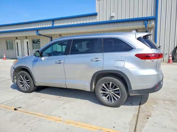 2018 TOYOTA HIGHLANDER
