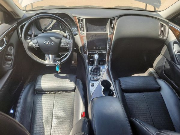 2016 INFINITI Q50