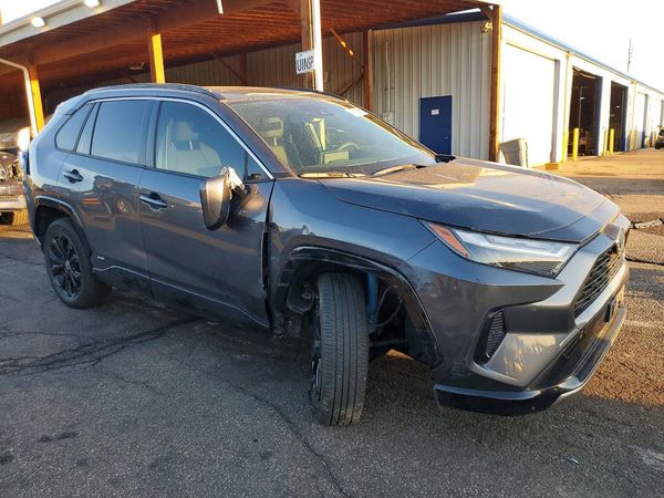 2023 TOYOTA RAV4 SE — Passenger 3/4