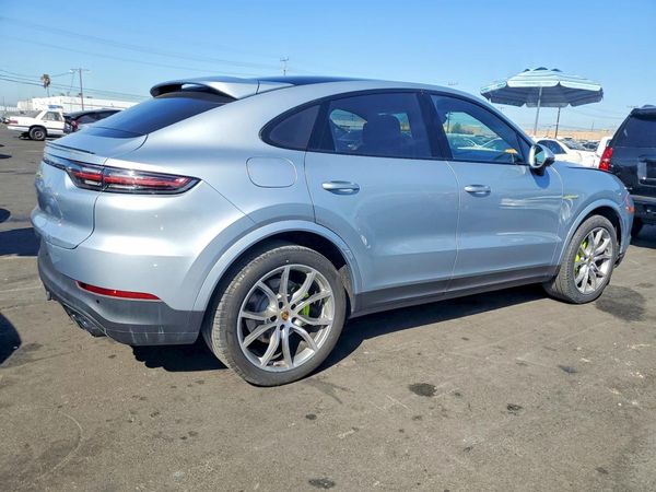 2022 PORSCHE CAYENNE E-Hybrid Coupe