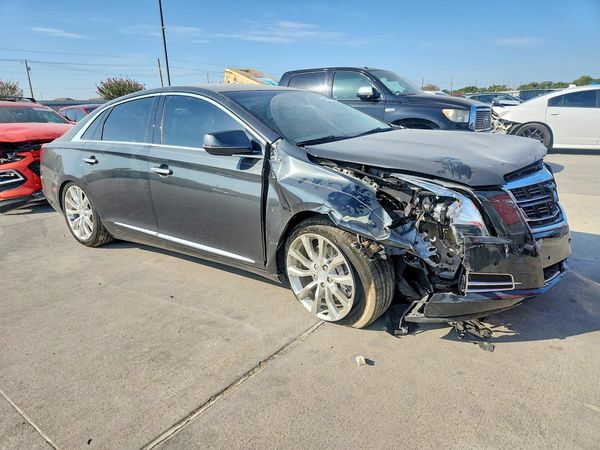 2016 CADILLAC XTS Luxury
