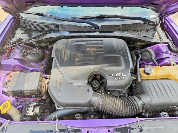 2018 DODGE CHARGER SXT — Engine bay