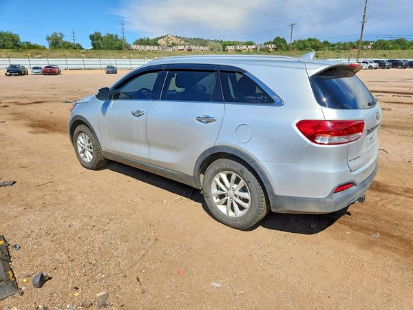 2016 KIA SORENTO L / LX