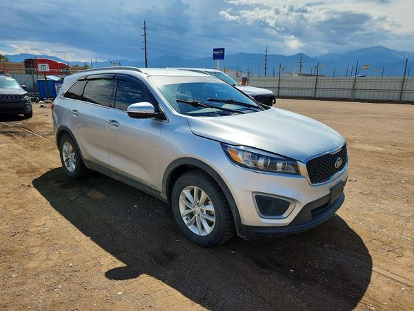 2016 KIA SORENTO L / LX